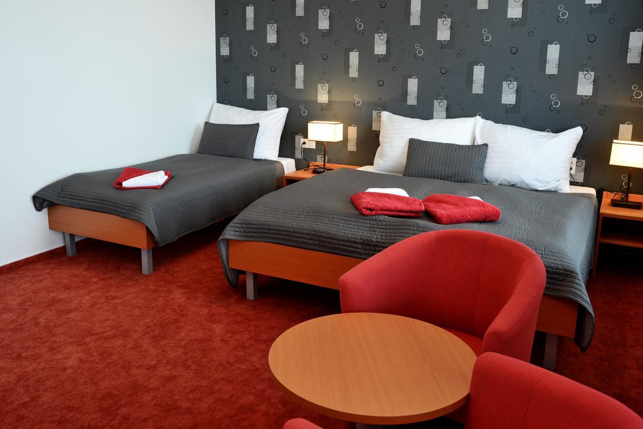 Hotel Limba CTT Tvrdosin Bagian luar foto