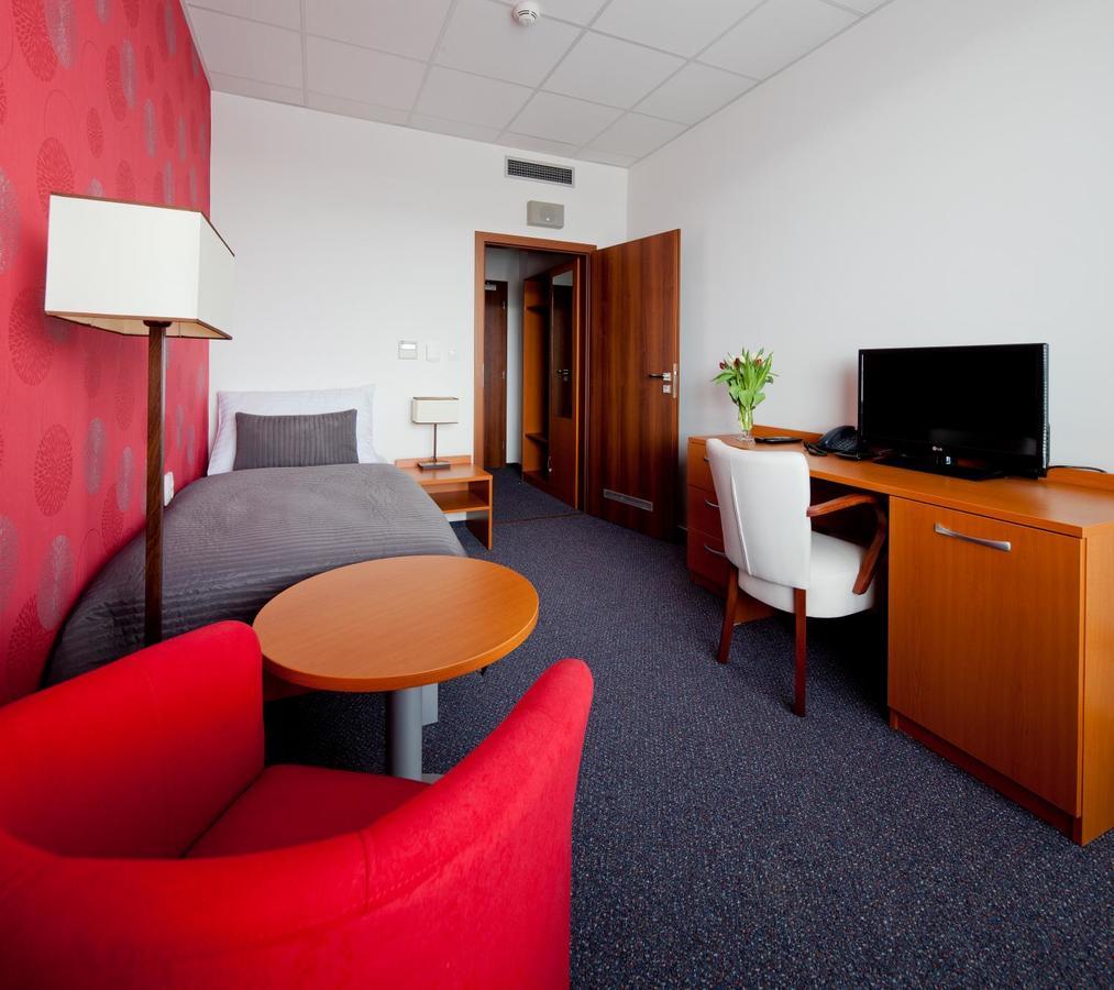 Hotel Limba CTT Tvrdosin Bagian luar foto
